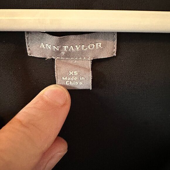 Lovely Black Silk Blouse with Diamond Shaped Stitching/ Size 2 - Picture 4 of 4